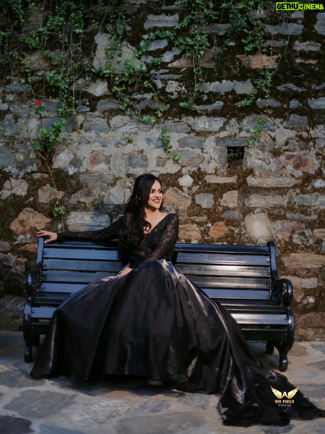 Prerna Malhan - 0.9 Million Likes - Black and White Night 🌹
#VampireDiaries 🤪
Gown - @siyapretcouture