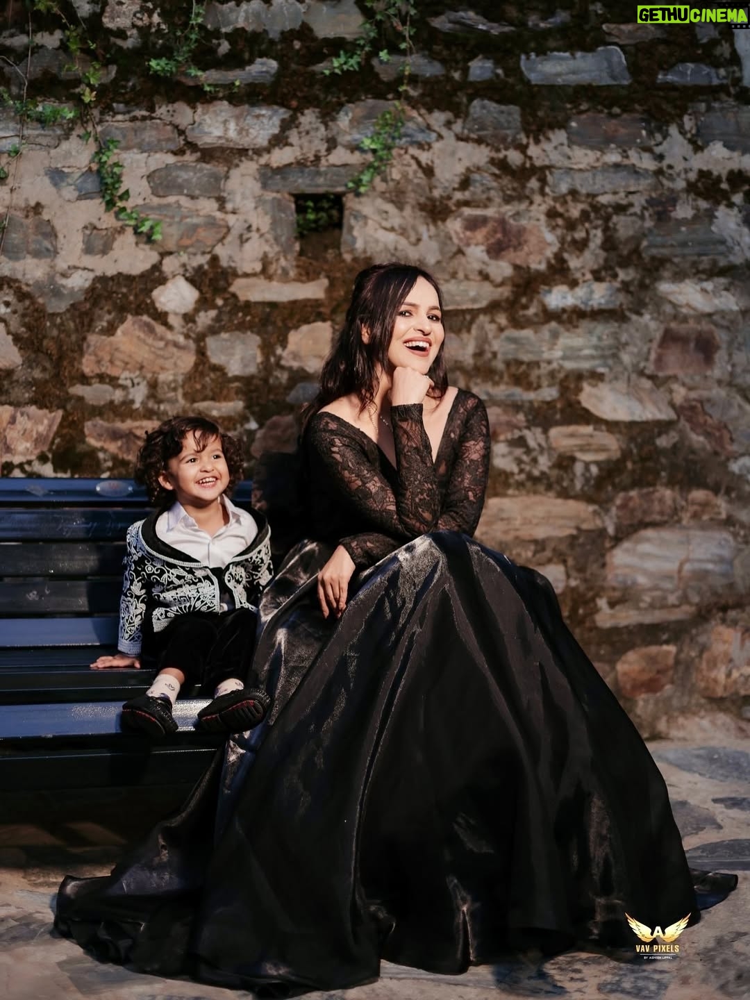 Prerna Malhan - 0.9 Million Likes - Black and White Night 🌹
#VampireDiaries 🤪
Gown - @siyapretcouture