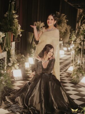 Prerna Malhan Instagram - Black and White Night 🌹
#VampireDiaries 🤪
Gown - @siyapretcouture