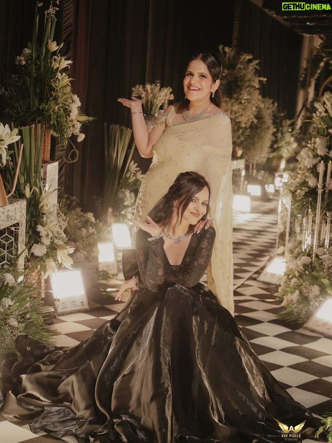 Prerna Malhan - 0.9 Million Likes - Black and White Night 🌹
#VampireDiaries 🤪
Gown - @siyapretcouture