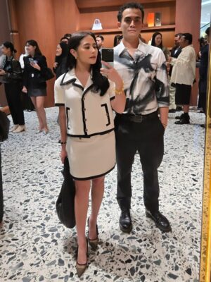 Prilly Latuconsina Instagram - Slide 1: Sama ka Gigi yang netizen suka bilang kita mirip (fun fact: dulu pernah ada yg minta foto sama aku ngiranya aku ka Gigi 😅)
Slide 2&3: Sama pacarku yang netizen bilang mirip juga. Pernah dikira adek kaka pas diving bareng.
Slide 4: Yang ini ga mungkin dibilang mirip karena perbedaan tingginya pun bagai langit dan bumi HAHAHAH but it was nice meeting you @dew_jsu
Slide 5&6: new Bottega Veneta collection. New Season, same obsession. Congrats on the reopening! ❤️