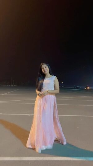 Princess Rose Instagram - Chupke se koi ayega ❤️🫣
