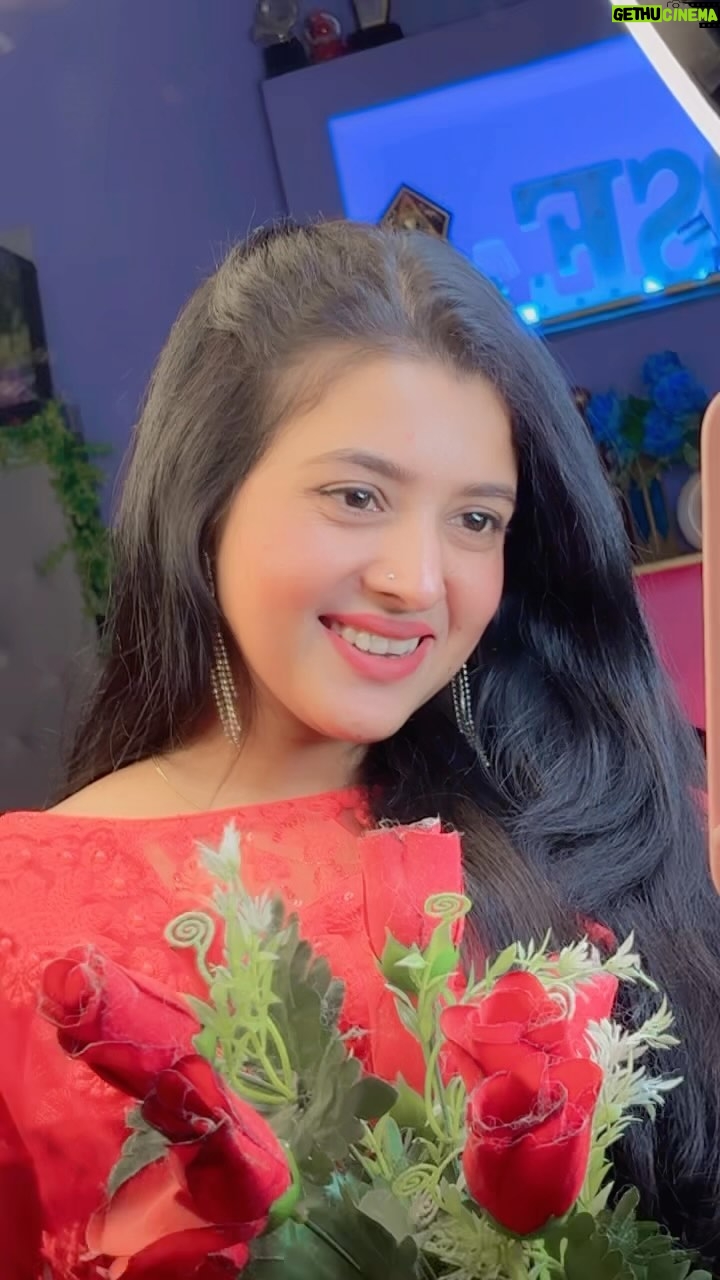 Princess Rose - 116K Likes - Main to sanam tera pyar chahu ❤️🍁🙈