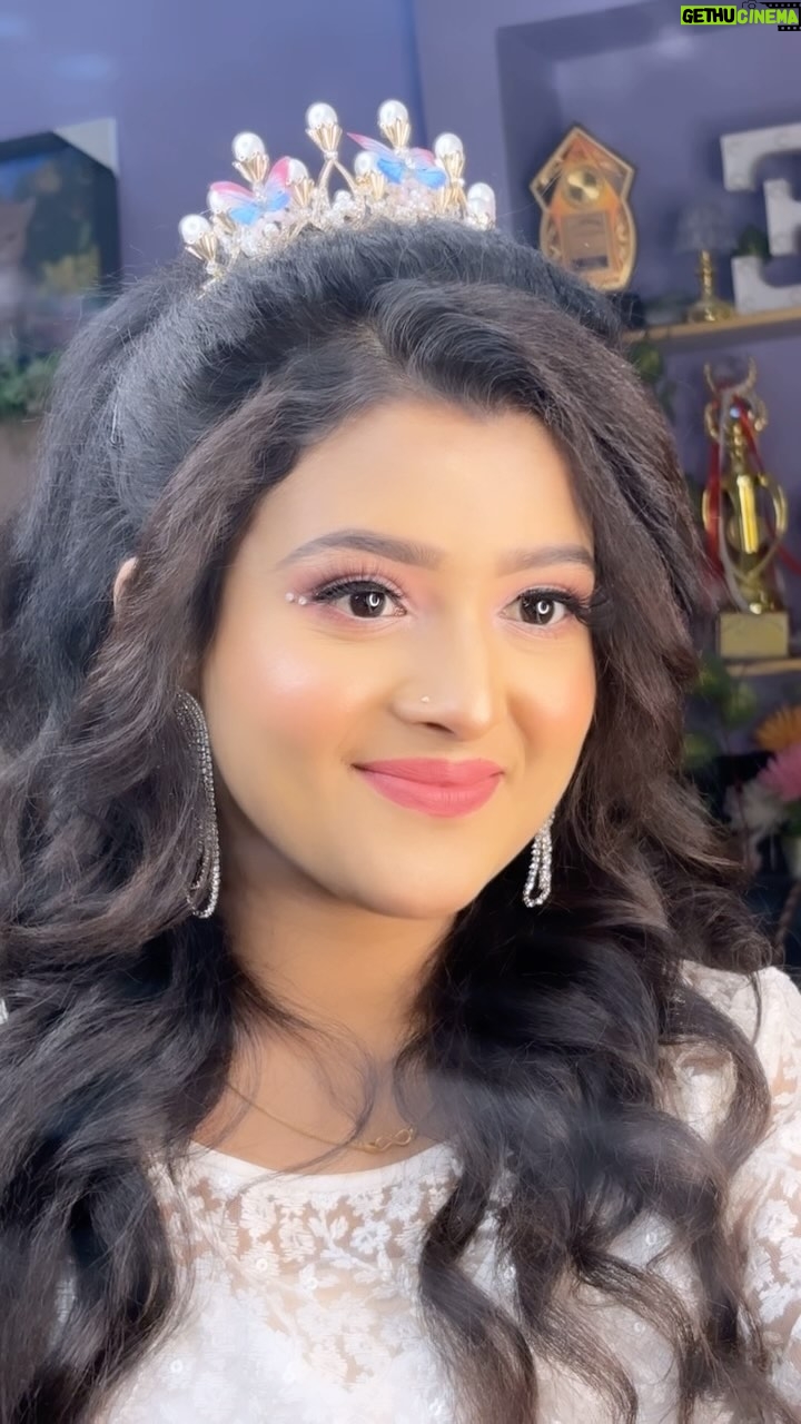 Princess Rose - 553.9K Likes - Mujhe kuch tumse hain kehna ❤️🫠

Makeover by @makeupartist_nargish_19