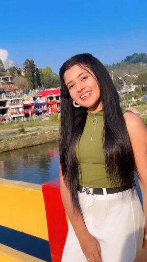 Princess Rose Instagram - Ja main nehi karti sadhi badi 😉 #explore #instagram #reelitfeelit #viralreelsvideo❤️