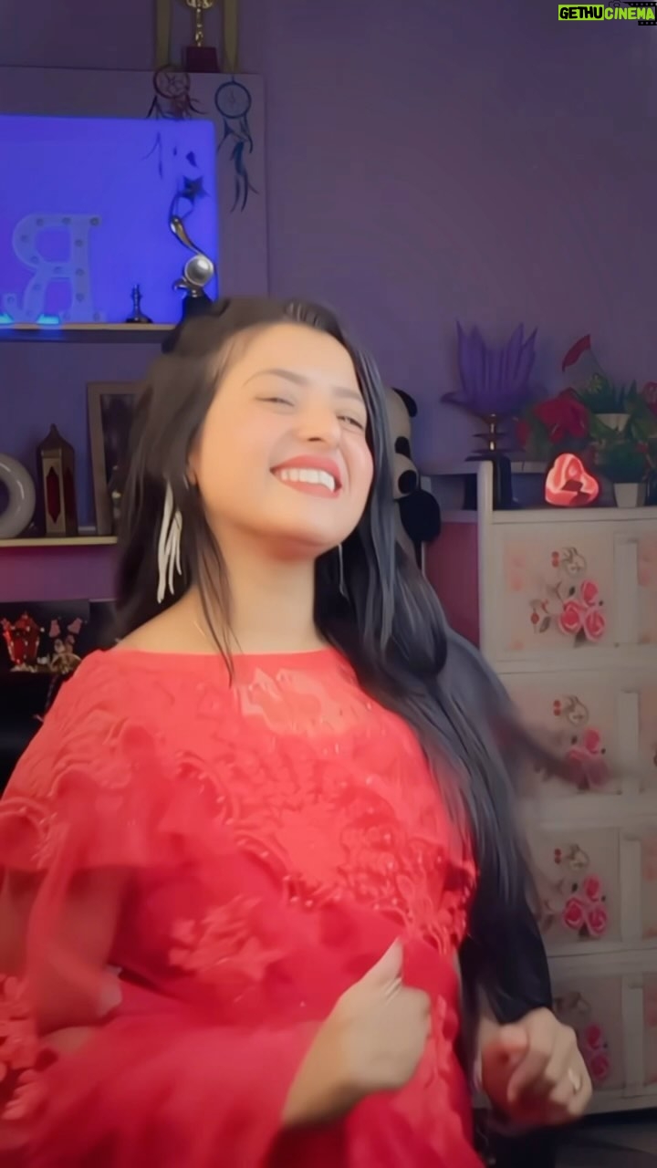 Princess Rose - 84.2K Likes - Na mila koi bhi tujhsa mene dekhi har gali 🫣