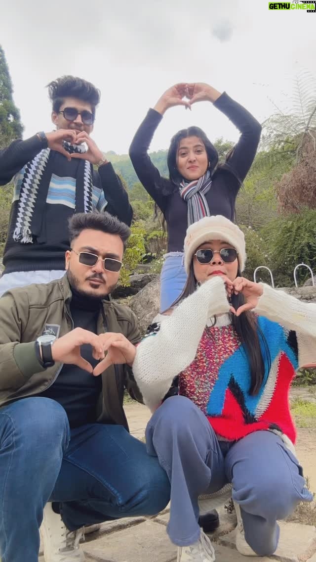 Princess Rose - 39.5K Likes - When your whole friend circle is crazy 😂