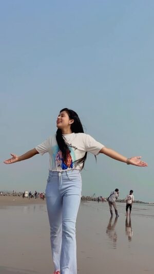 Princess Rose Instagram - Ham hain akele ❤️‍🩹🐳