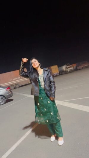 Princess Rose Instagram - Neya Sal main kya plan hain ?😁