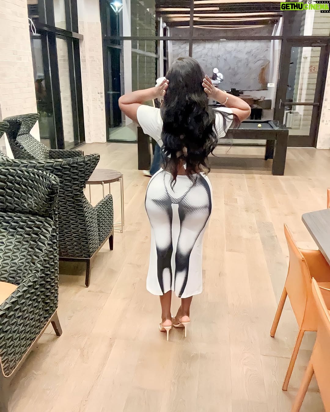 Princess Shingle - 12.2K Likes - Soft girl era 🥰❤️❤️😍 

Tell me your favorite slide ❤️❤️🥰