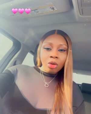 Princess Shingle Instagram - Happy New Month everyone ❤️

Glowing skin @susanchanelbeauty 
Hair by @myidentityisbeauty 
Waist @snatchedbyprincess