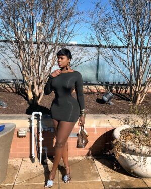 Princess Shingle Instagram - Little black dress 🖤🖤
WCW 🖤