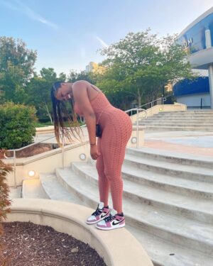 Princess Shingle Instagram - Being single is a choice for women, there is no such thing as she can’t get a man .
A man is the easiest thing to get 🤣😂🤪. #just4laughs
Waisted by @snatchedbyprincess
Glowing skin by @susanchanelbeauty