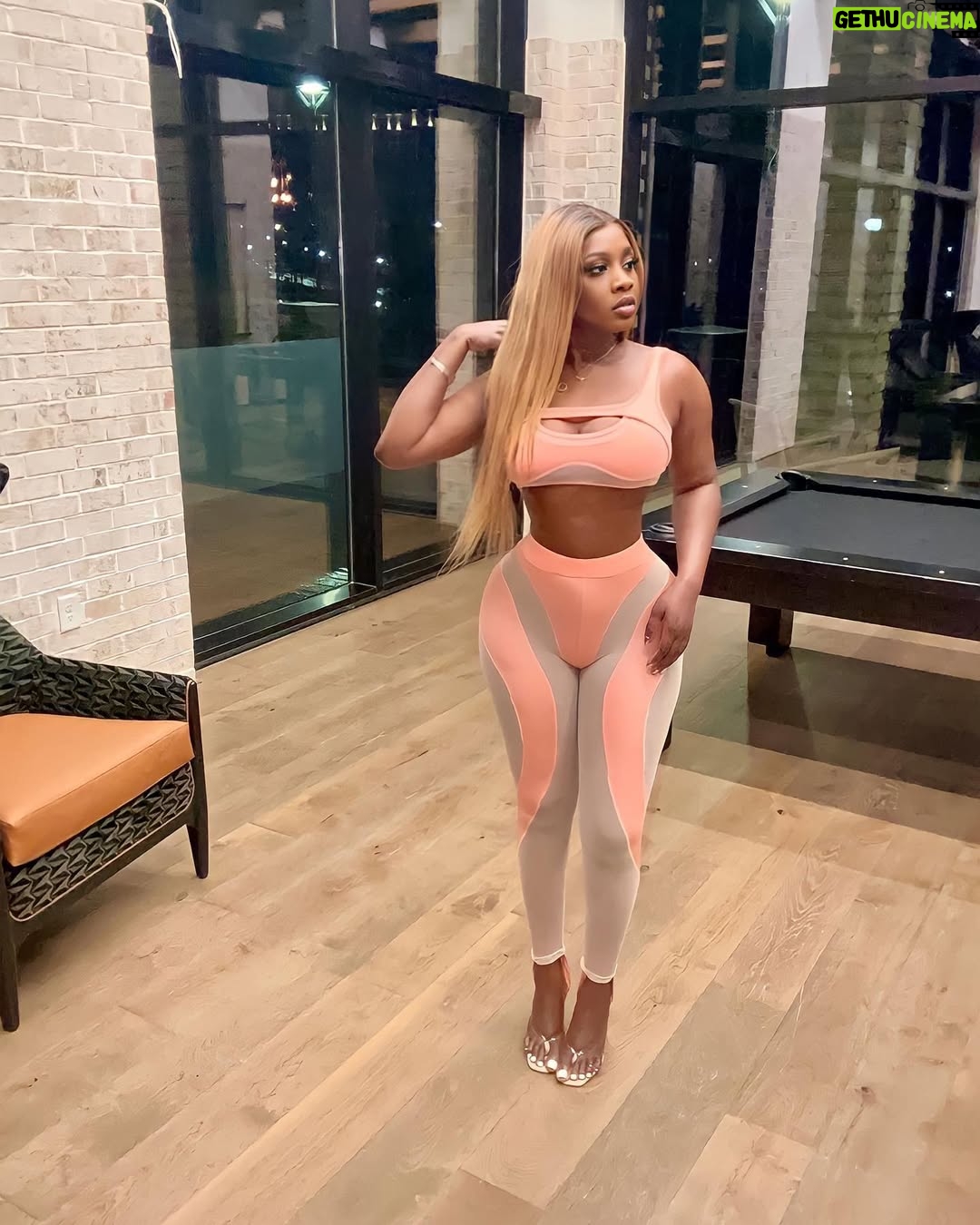 Princess Shingle - 8.1K Likes - “I believe that the most important single thing, beyond discipline and creativity is daring to dare “. 
~ Maya Angelou 
❤️❤️❤️