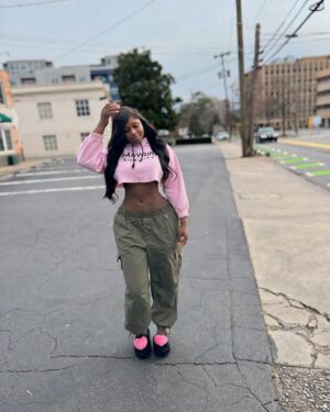 Princess Shingle Instagram - She holds it down,up and together.
She’s a goddess 👑 🩷💘 #gambianprincess🇬🇲👸