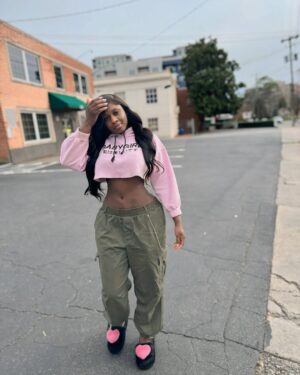 Princess Shingle Instagram - She holds it down,up and together.
She’s a goddess 👑 🩷💘 #gambianprincess🇬🇲👸