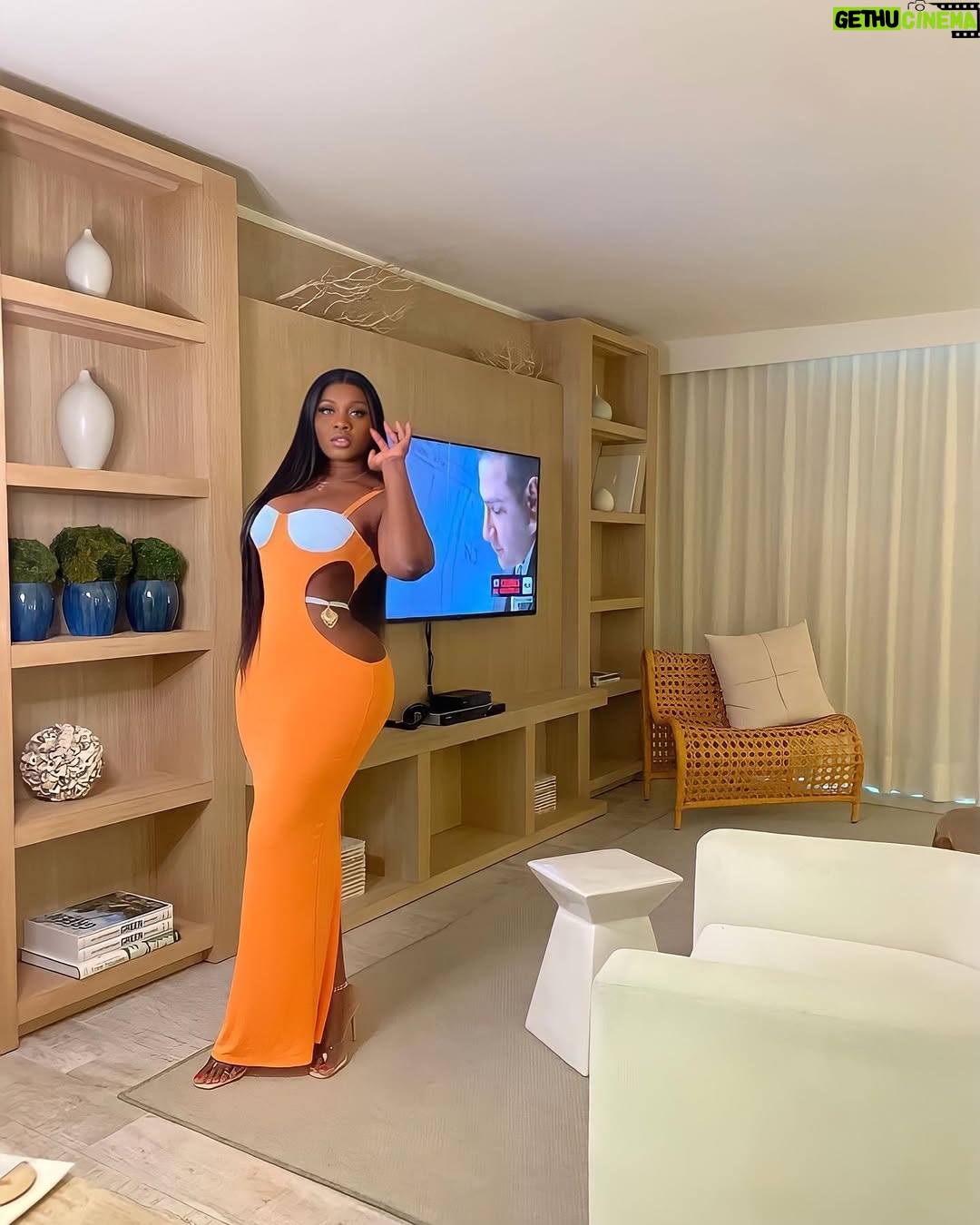Princess Shingle - 8K Likes - Happy Birthday To Meeeeeeee 🎉 🎂🥳 ❤️. 
Merry Christmas everyone 🎄🎄❤️❤️❤️🥳🎂🎉🥰😘 
#birthdaygirl #christmasbaby #capricorn #capricornseason