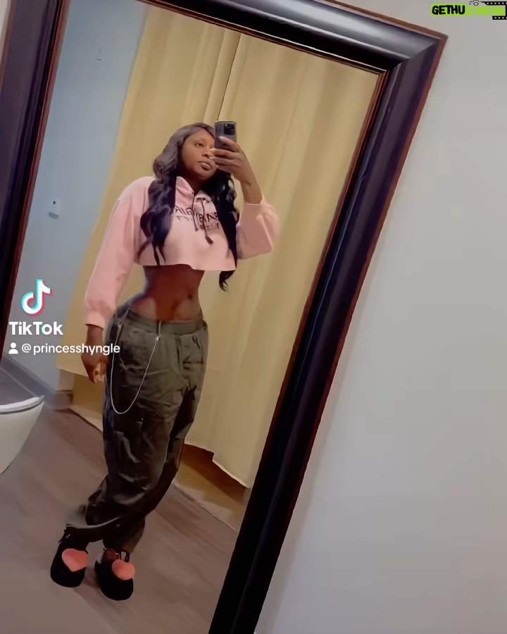 Princess Shingle - 9.8K Likes - She holds it down,up and together. 
She’s a goddess 👑 🩷💘 #gambianprincess🇬🇲👸