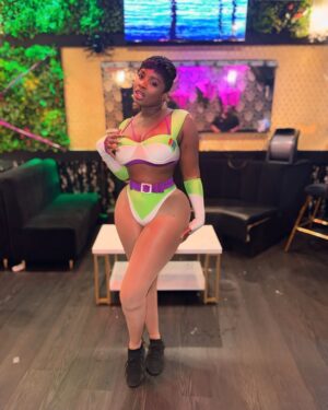 Princess Shingle Instagram - Happy new month y’all ❤️🥰🤩.
Who can guess what I was for Halloween 👻 🎃?
