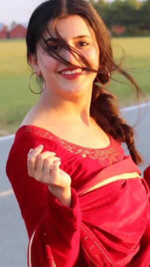 Princy Chahal Instagram - Ooh tanu chori chori …..👀#Peera#chahalprincyy #canada #🇨🇦#viral #foryou#explorepage #surreylife #surreypindmittranda #trending #trendingreels #haryana#punjab#india #toronto #brampton #canada