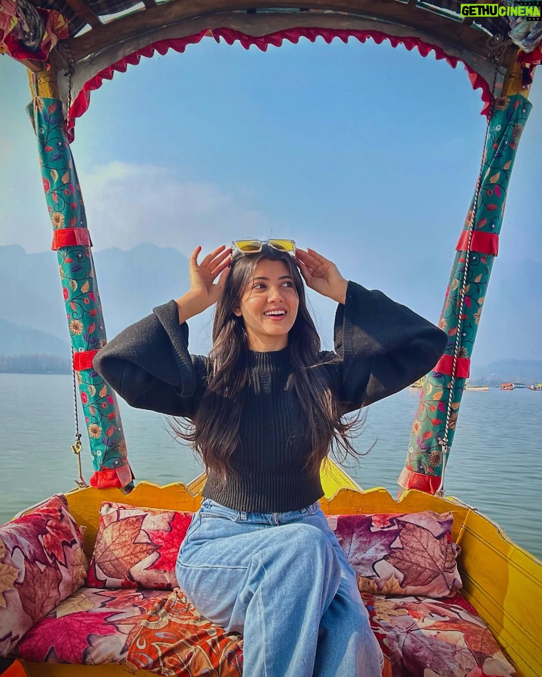 Princy Khatiwada - 51.9K Likes - Me imagining him praising my inner beauty like this✨😌
📸: @apna_casting_vala sir😎
.
.
#kashmir #dallakesrinagar
