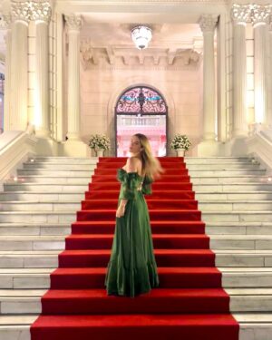 Priscila Fantin Instagram - Foi uma noite linda!
Eu de @fabianamilazzo , meu marido estreando mais uma versão poderosa de si mesmo e nosso filho mega feliz no seu primeiro black tie!
Um cenÔrio cinematogrÔfico, tudo bonito e delicioso, mas o que SEMPRE me emociona é presenciar a realização de um sonho!
Momentos que guardaremos com carinho na nossa caixinha de memórias felizes! š±