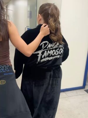 Priscila Fantin Instagram - Muita emoção ao voltar ao CT do Dança dos Famosos!
Coração acelerado, pernas tremendo e lÔgrimas rolando a cada abraço que eu passei 4 meses abraçando diariamente!
Quanta coisa vivi aquiā¦!
Momentos bastante intensos, mas que fazem o hoje ser só alegria, comemoração, diversão e amizade!
Obrigada aos envolvidos!
Estava com saudade de vocĆŖs!
Levo todos com carinho no meu coração ā„ļø