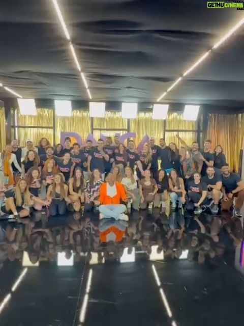 Priscila Fantin - 17K Likes - Muita emoção ao voltar ao CT do Dança dos Famosos! 
Coração acelerado, pernas tremendo e lágrimas rolando a cada abraço que eu passei 4 meses abraçando diariamente! 
Quanta coisa vivi aqui…! 
Momentos bastante intensos, mas que fazem o hoje ser só alegria, comemoração, diversão e amizade! 
Obrigada aos envolvidos! 
Estava com saudade de vocês! 
Levo todos com carinho no meu coração ♥️