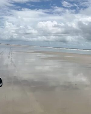 Priscila Fantin Instagram - Um pouco de tudo que vivemos nesses dois dias de passeios com a @atinslencoistur š§”
Quanta coisa linda vocĆŖs tem aqui no Parque Nacional dos Lençóis Maranhenses! Apaixonante e inesquecĆvel!
Um salve pros nossos guias Diego, Naim, Chico e PelƩ!
Obrigada @youcaantour por organizar nossa viagem com tanto carinho!š