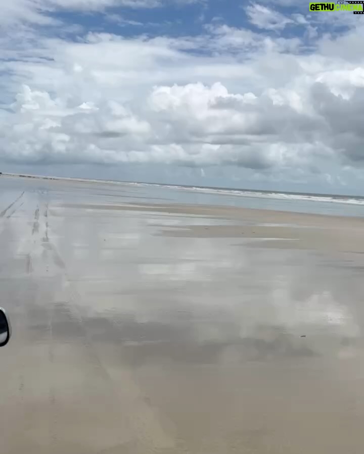 Priscila Fantin - 20.7K Likes - Um pouco de tudo que vivemos nesses dois dias de passeios com a @atinslencoistur 🧡
Quanta coisa linda vocês tem aqui no Parque Nacional dos Lençóis Maranhenses! Apaixonante e inesquecível!
Um salve pros nossos guias Diego, Naim, Chico e Pelé! 
Obrigada @youcaantour por organizar nossa viagem com tanto carinho!💛