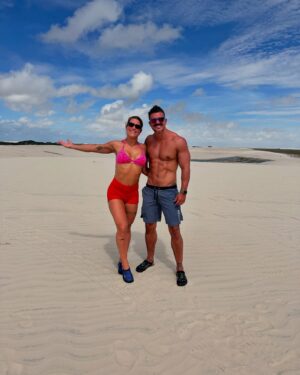 Priscila Fantin Instagram - Um pouco de tudo que vivemos nesses dois dias de passeios com a @atinslencoistur š§”
Quanta coisa linda vocĆŖs tem aqui no Parque Nacional dos Lençóis Maranhenses! Apaixonante e inesquecĆvel!
Um salve pros nossos guias Diego, Naim, Chico e PelƩ!
Obrigada @youcaantour por organizar nossa viagem com tanto carinho!š
