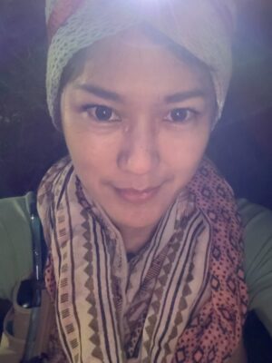 Prisia Nasution Instagram - hijau, kusut, siang gaya, malem lemes, 
apaa hayooo? 

pia gegayaan naik gunung dari siang ketemu malem