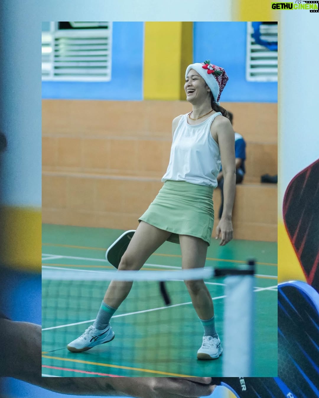 Prisia Nasution - 9K Likes - my self love era: Christmas eve, i do what i like best… getting some sweat. what ever the sport is. this time,  its pockleball.. thanks to @kadallincah.pickleball community… starting as pickleball friends becoming my new family.. love it

also thanks to @gelanggang.jaksel for the festive court
and beautifully captured by @audityanggita