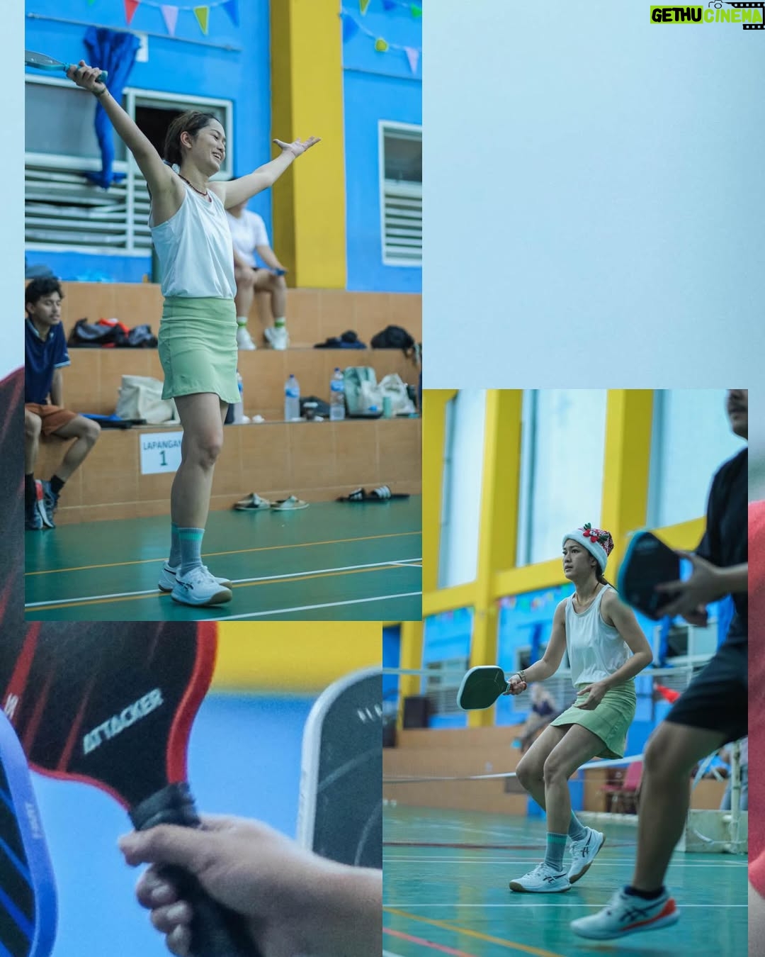 Prisia Nasution - 9K Likes - my self love era: Christmas eve, i do what i like best… getting some sweat. what ever the sport is. this time,  its pockleball.. thanks to @kadallincah.pickleball community… starting as pickleball friends becoming my new family.. love it

also thanks to @gelanggang.jaksel for the festive court
and beautifully captured by @audityanggita
