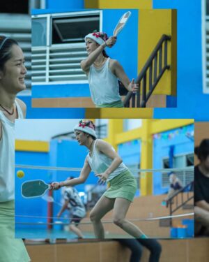Prisia Nasution Instagram - my self love era: Christmas eve, i do what i like best… getting some sweat. what ever the sport is. this time,  its pockleball.. thanks to @kadallincah.pickleball community… starting as pickleball friends becoming my new family.. love it

also thanks to @gelanggang.jaksel for the festive court
and beautifully captured by @audityanggita