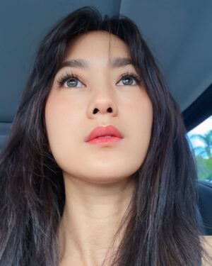 Prisia Nasution Instagram - baru mau komplain macet, tapi gw juga kontribusi macet huh..
ya mo gimana lagi emen

#jakartaLyfe