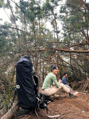 Prisia Nasution Instagram - hijau, kusut, siang gaya, malem lemes, 
apaa hayooo? 

pia gegayaan naik gunung dari siang ketemu malem