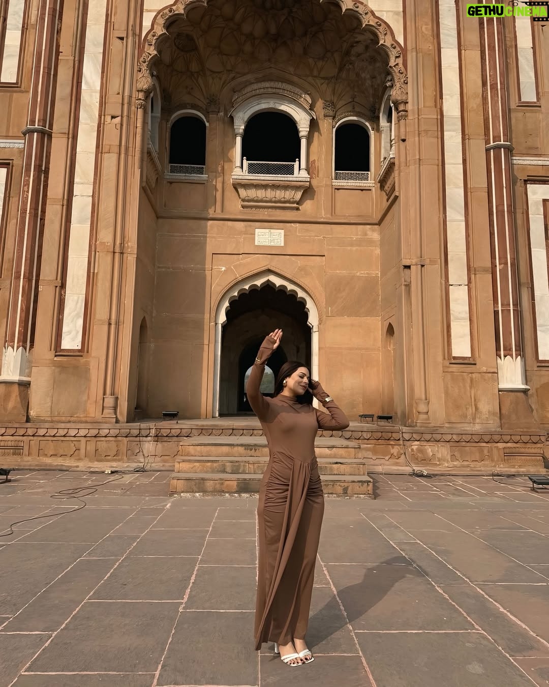 Priya Chaudhary - 28.7K Likes - 🤎🤎
.
.
#piihuofficial #piihufam