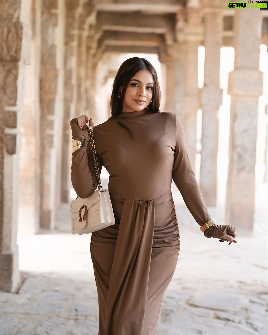 Priya Chaudhary - 28.7K Likes - 🤎🤎
.
.
#piihuofficial #piihufam
