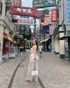 Priya Chaudhary Instagram - Just another day, another street. 🤍
.
.
#piihuofficial  #piihufam