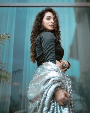 Priya Chaudhary Instagram - 🖤🪩
.
.
#piihuofficial #piihufam