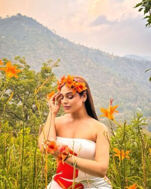 Priya Chaudhary Instagram - This CROWN wasn’t given — it GREW 🌺
.
.
#editing @ija_photowork2.0 #piihuofficial #piihufam