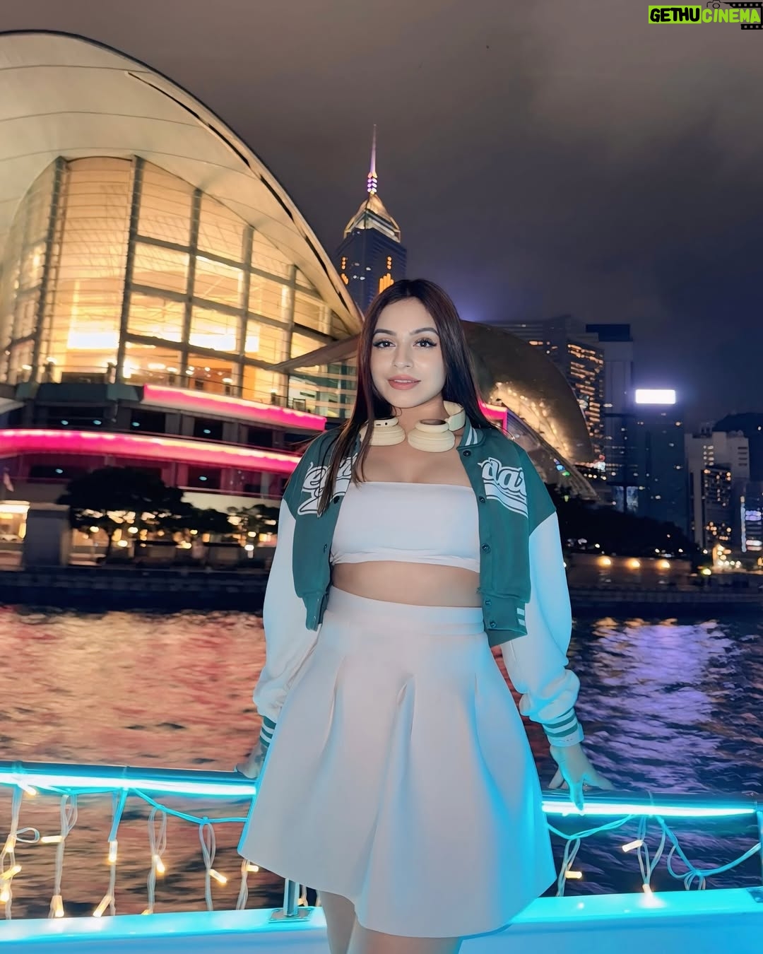 Priya Chaudhary - 28K Likes - Where the SEA meets the STARS ✨💫
.
.
#piihuofficial #piihufam
