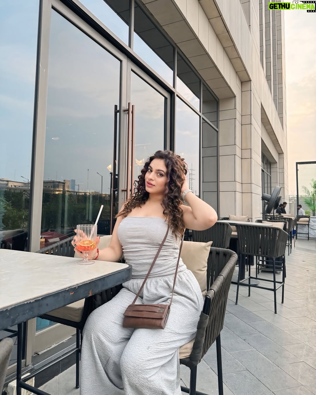 Priya Chaudhary - 35.1K Likes - Soft as the Clouds ⛅️
.
#piihuofficial #piihufam