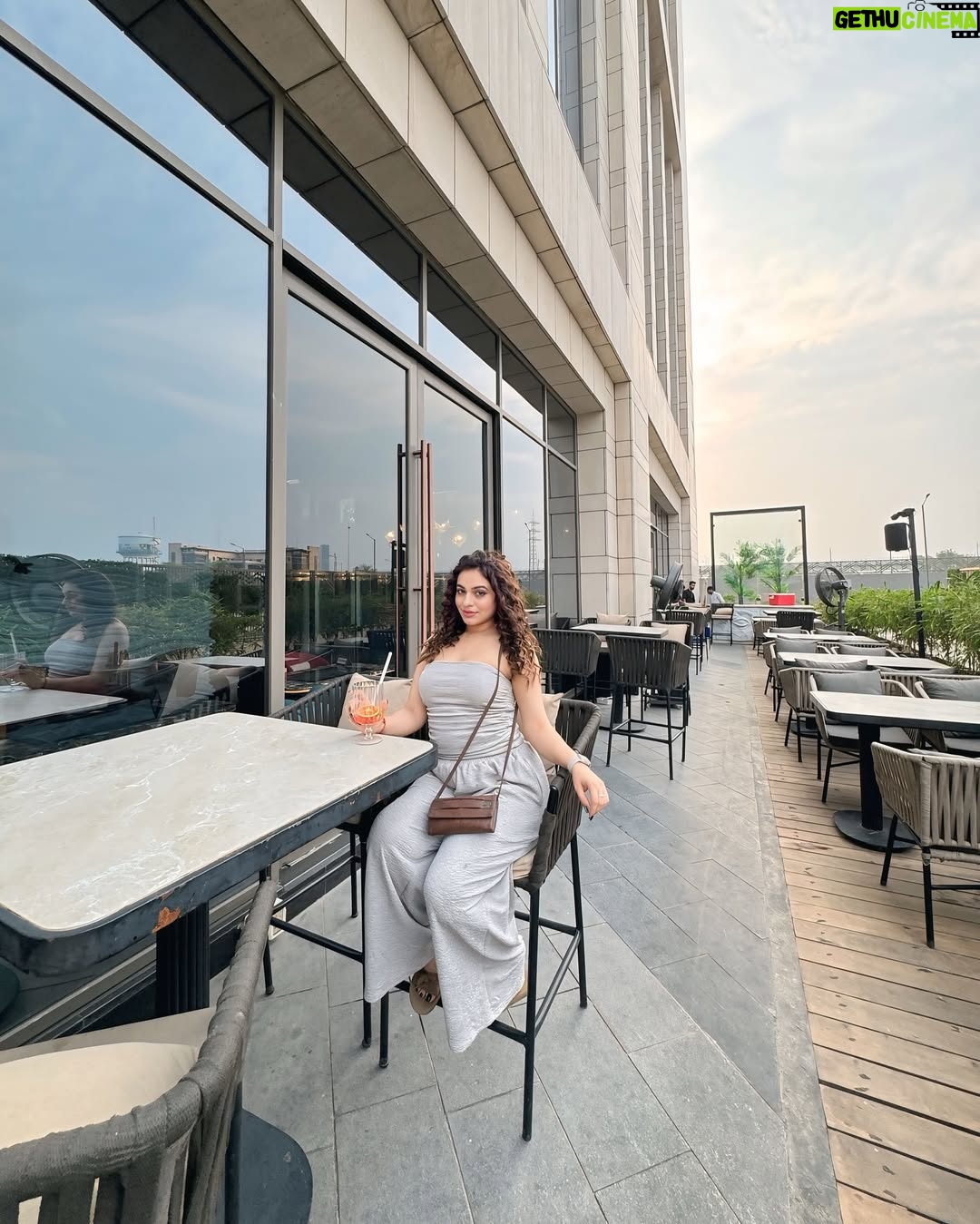 Priya Chaudhary - 35.1K Likes - Soft as the Clouds ⛅️
.
#piihuofficial #piihufam