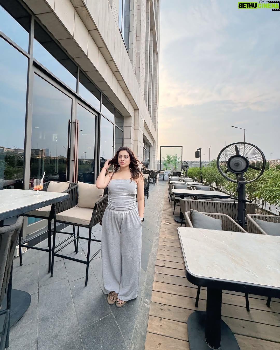 Priya Chaudhary - 35.1K Likes - Soft as the Clouds ⛅️
.
#piihuofficial #piihufam