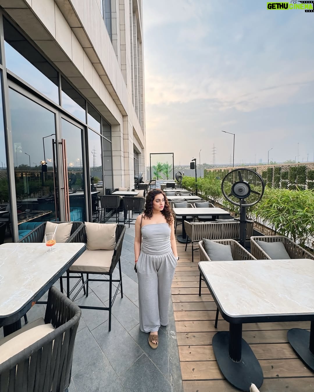 Priya Chaudhary - 35.1K Likes - Soft as the Clouds ⛅️
.
#piihuofficial #piihufam