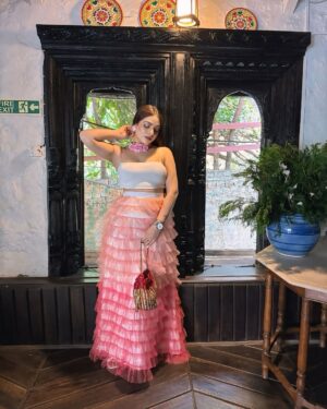 Priya Chaudhary Instagram - 🤍💕
.
#outfit @estiloropabyishita 
.
#piihuofficial #piihufam
