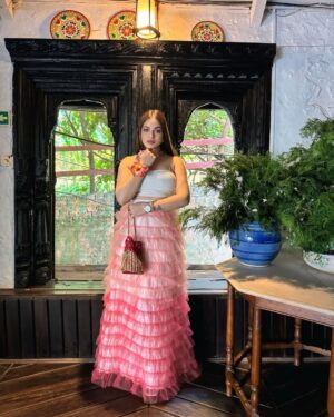 Priya Chaudhary Instagram - 🤍💕
.
#outfit @estiloropabyishita 
.
#piihuofficial #piihufam