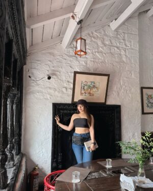 Priya Chaudhary Instagram - Some places feel like poetry 📖🏡
.
.
#piihuofficial #piihufam #rosastays #nanital